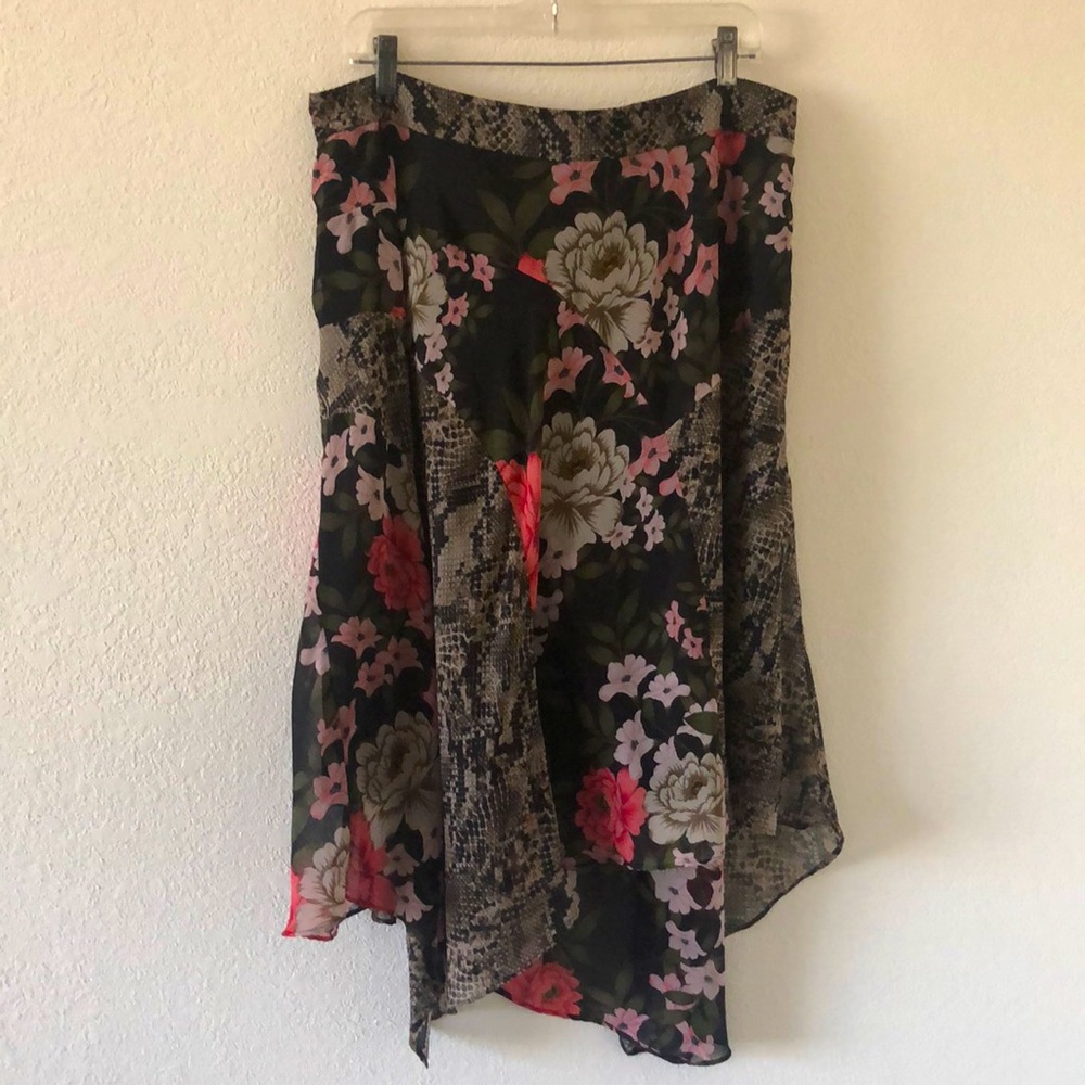 2/20$ INC flowy skirt